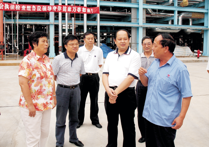 2008年9月10日，湖北省人大常委副主任蔣大國來公司，對公司《勞動(dòng)合同法》實(shí)施情況進(jìn)行檢查